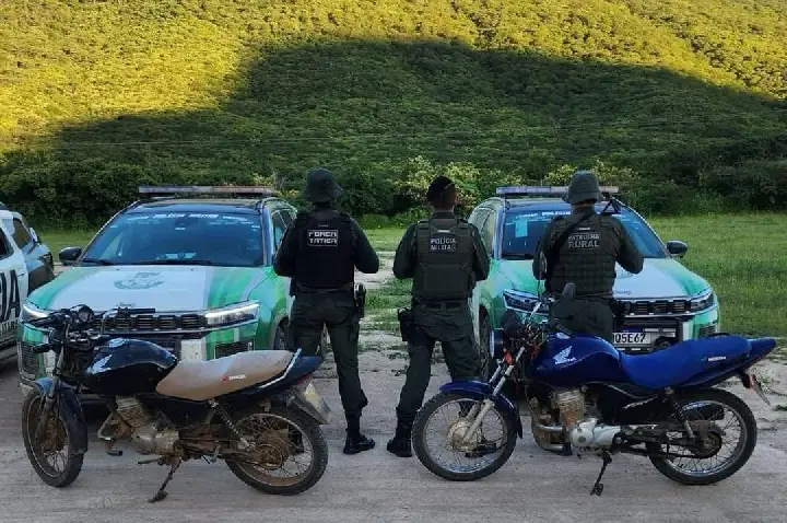 Assalto com reféns é registrado na zona rural de Icó; suspeitos trocam tiros com a polícia e fogem pela mata
