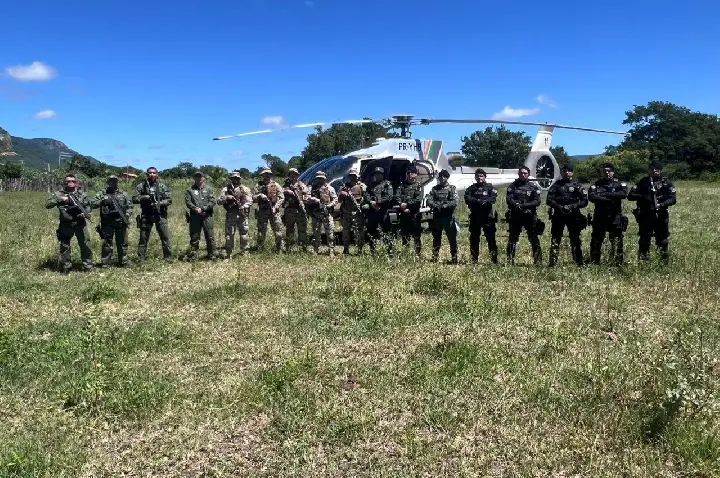Caçada policial continua na zona rural de Icó após assaltos; helicóptero reforça buscas na região serrana