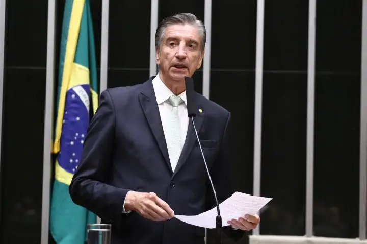 Comissão aprova ações de conscientização contra a adultização infantil