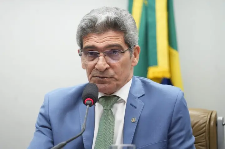 Comissão aprova acúmulo de seguro-defeso com trabalho temporário de até um salário mínimo