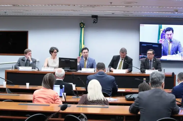 Debatedores defendem manutenção do prazo de 20 anos para patentes de remédios