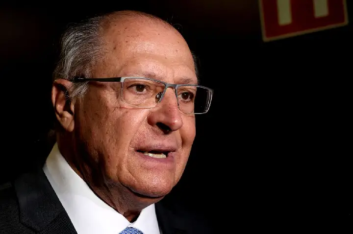 Governo prioriza abastecimento e segurar preço do diesel, diz Alckmin