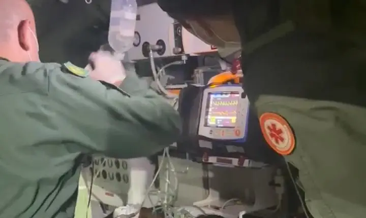 Homem de 50 anos é transferido de helicóptero da Ciopaer após sofrer infarto em Icó