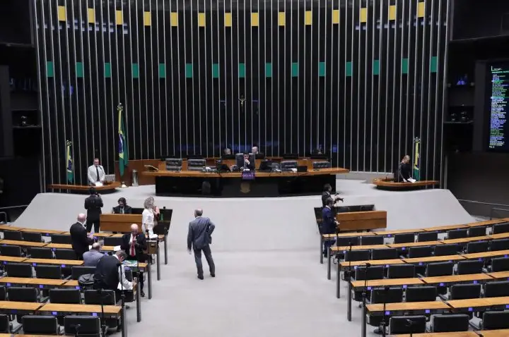 Minirreforma eleitoral permite programa de recuperação fiscal para partidos políticos