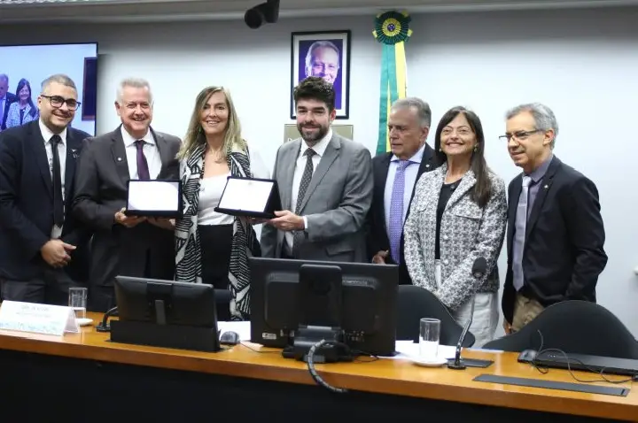 Pesquisadores e deputados defendem prioridade para testes com polilaminina para lesão medular