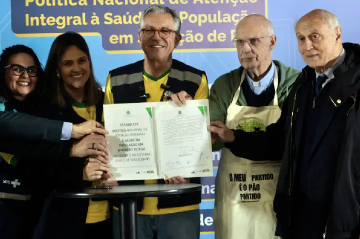 Saúde anuncia ampliação do atendimento à população em situação de rua