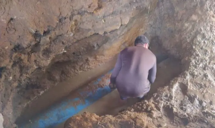 Vazamento em adutora é identificado e abastecimento começa a ser restabelecido em Icó