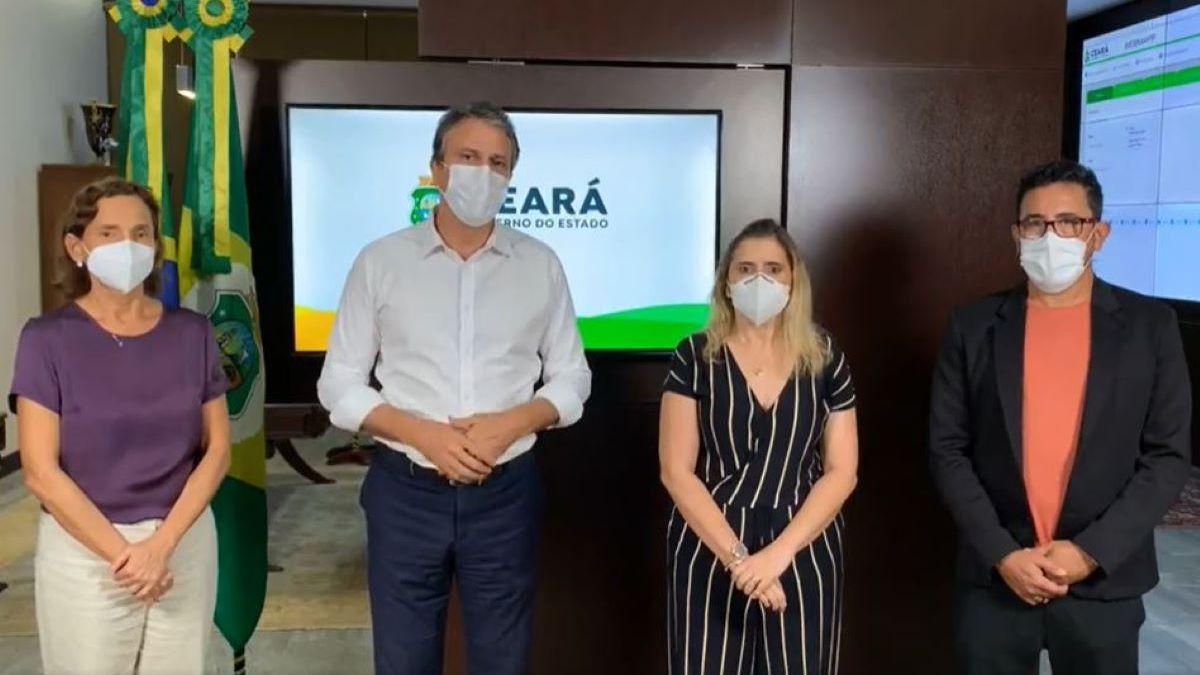 Camilo Santana anuncia convocação de 1.090 professores para a rede estadual