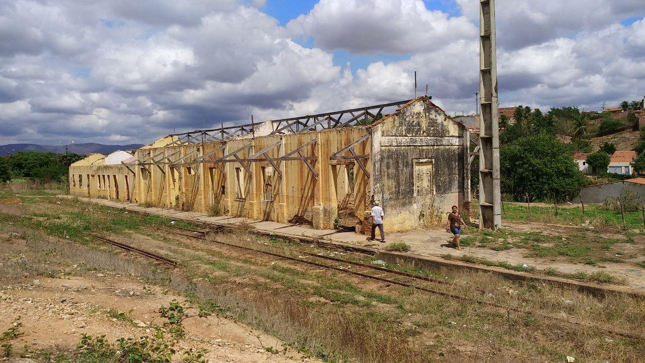 Antiga estação ferroviária de Acopiara é demolida