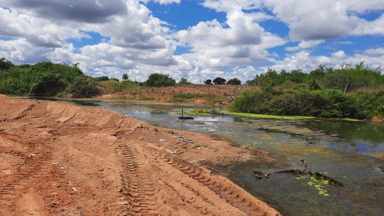 Em Iguatu, rio Jaguaribe acumula destruição de mais de 2 hectares de mata ciliar e barreiras
