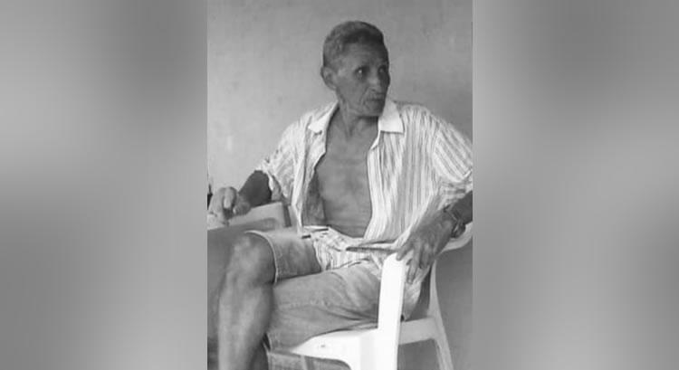 Idoso é assassinado a facadas na porta de casa em Orós