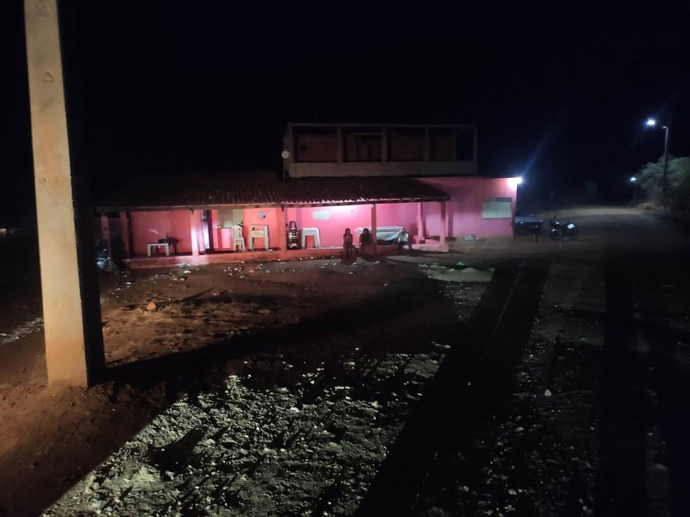 PM encerra festa com aglomeração e drogas em Icó