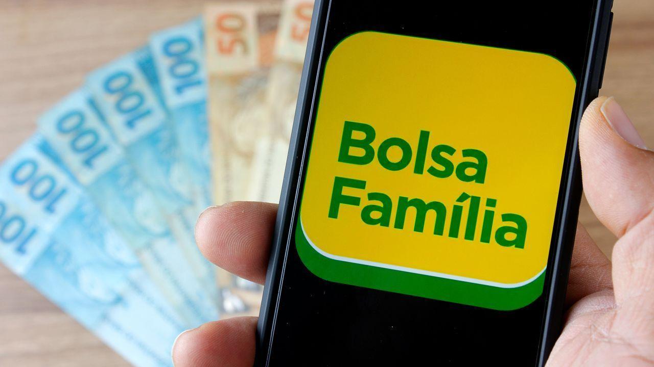 Governo quer reduzir despesa com precatórios para turbinar Bolsa Família em 2022