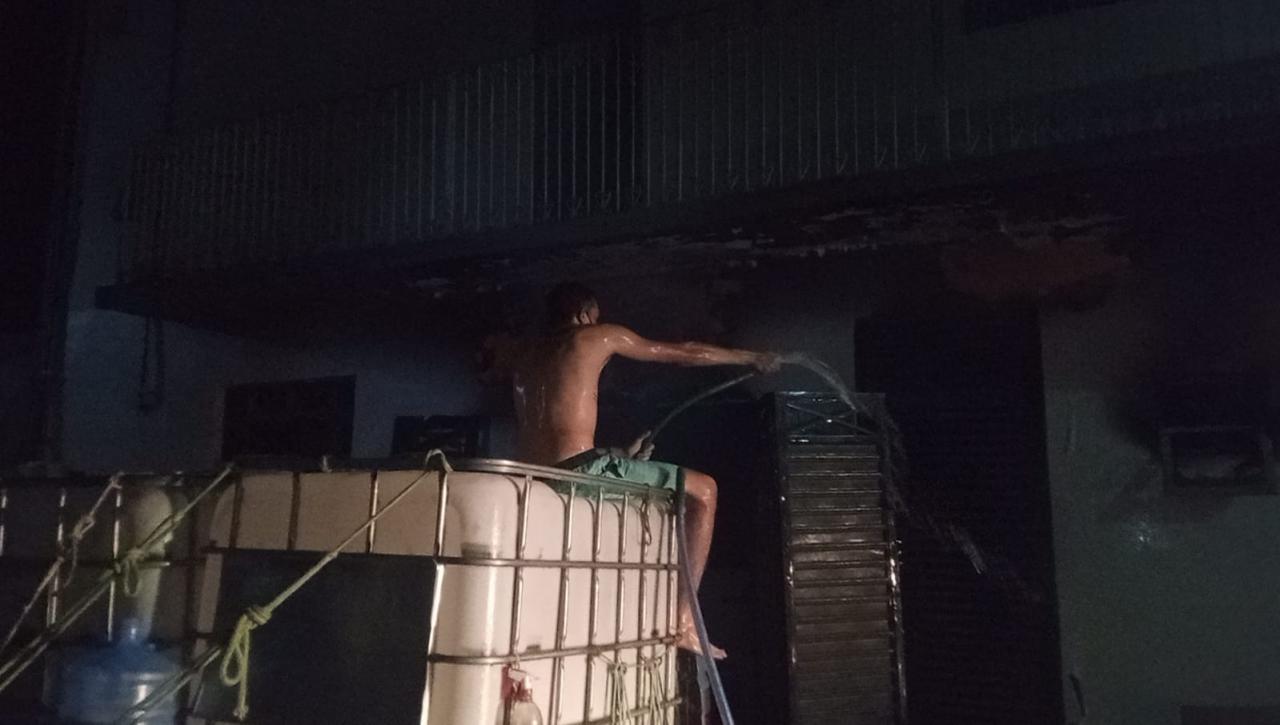 Incêndio em restaurante mobiliza populares no Centro de Icó