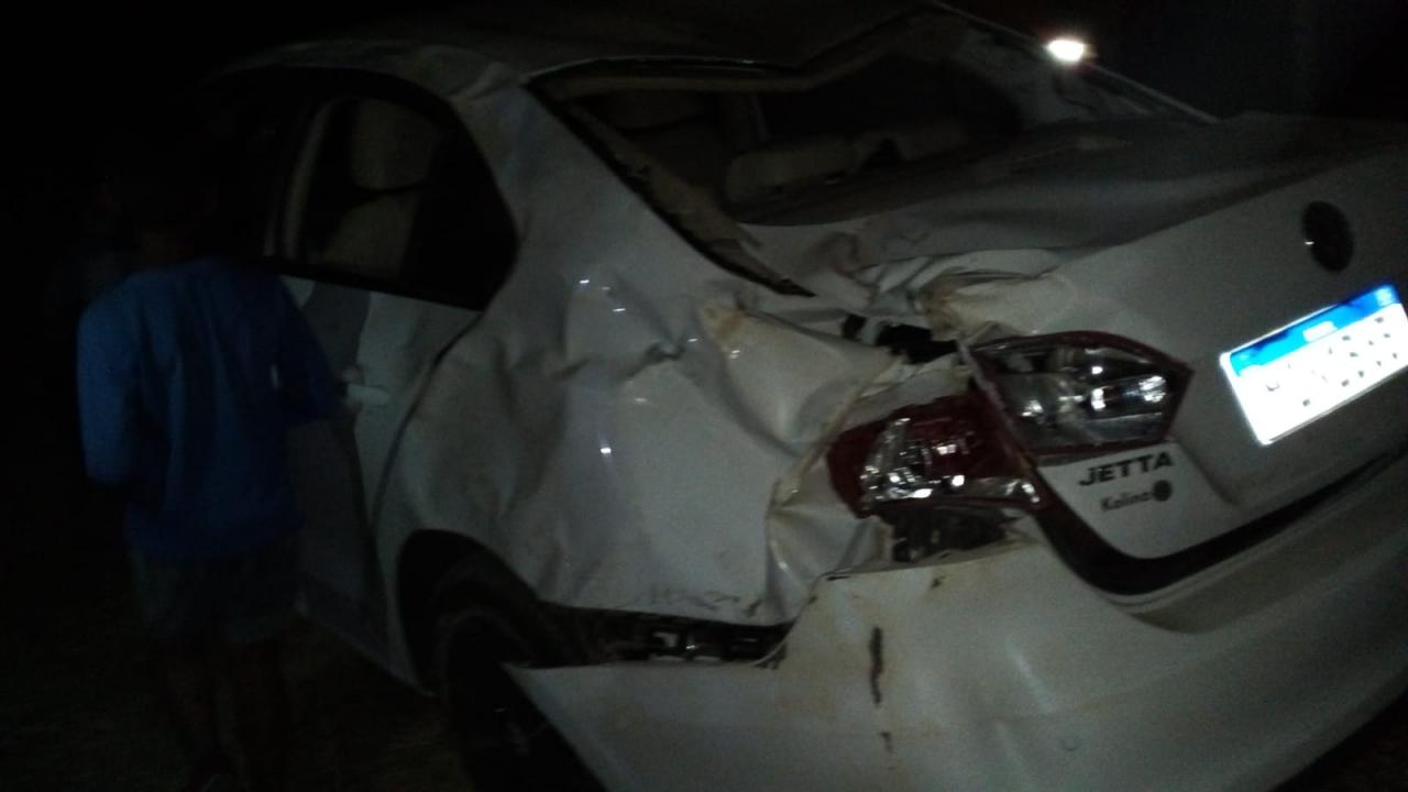 Motorista perde controle e carro capota na CE-282 em Icó