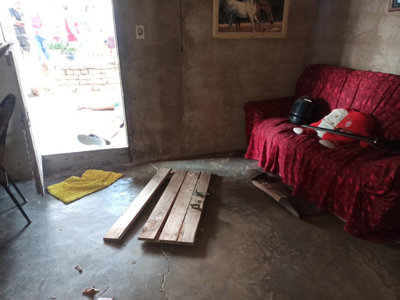 Homem tenta invadir residência e é morto com um tiro em Icó
