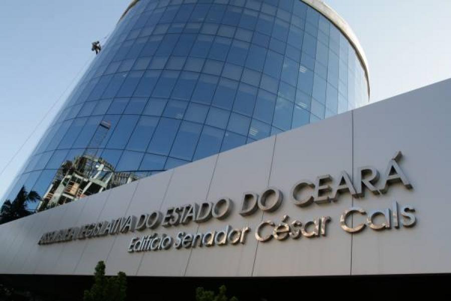 Em meses de pandemia, 16 deputados gastaram mais de meio milhão com carrões de aluguel