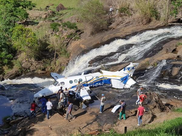 Marília Mendonça morre em acidente de avião em Minas Gerais