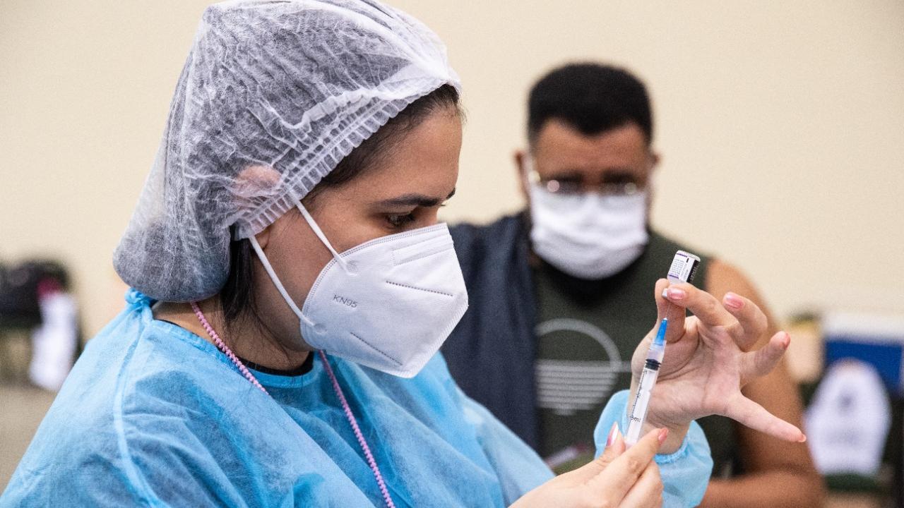 Entenda a eficácia das vacinas aplicadas no Ceará e por que mesmo imunizado é possível pegar Covid