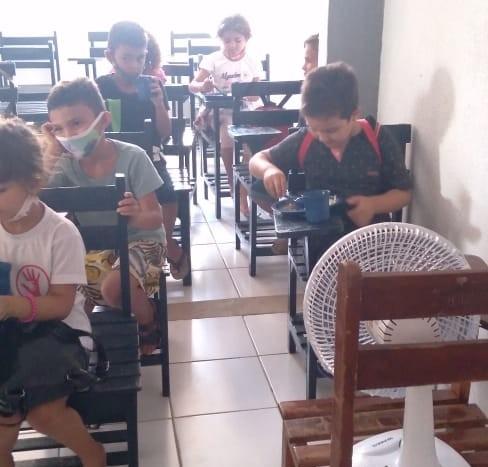 ONG Projeto Ajudador de Icó retorna com atividades escolares para crianças assistidas pelo projeto