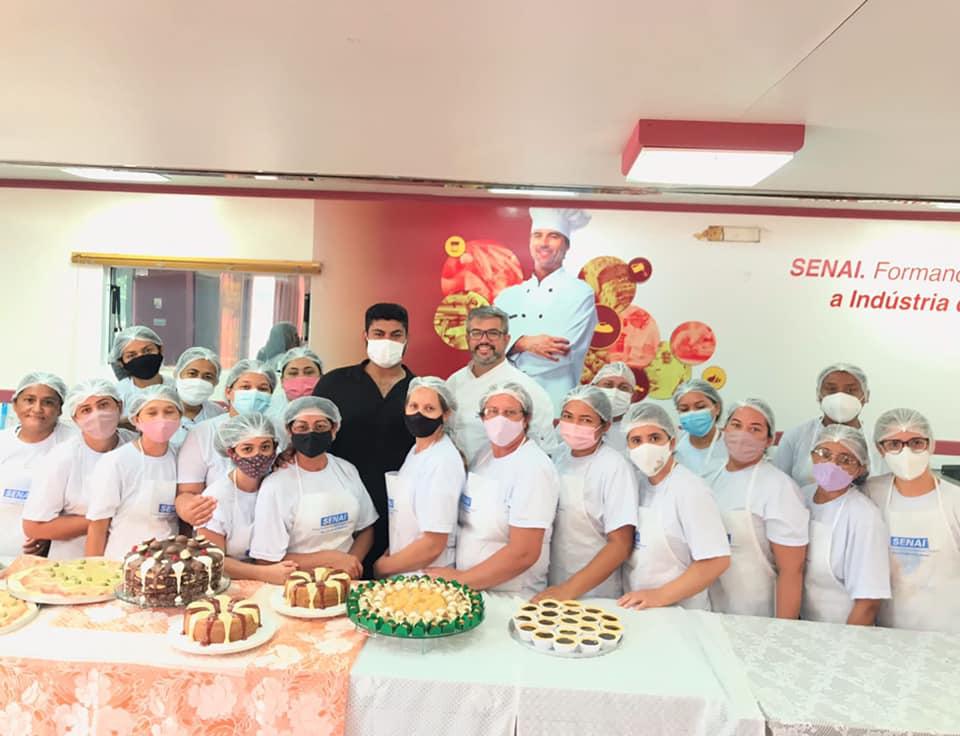 Projeto Qualifica Icó encerra curso de fabricação de bolos, doces e salgados