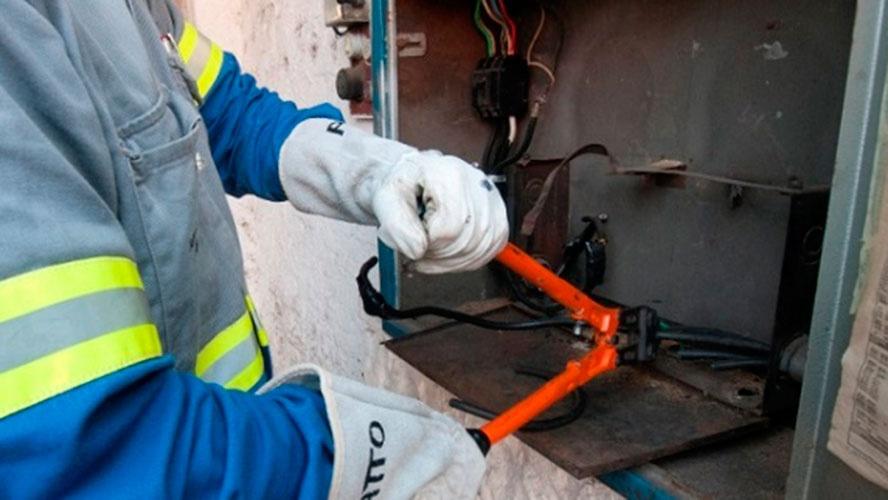 Ação contra Enel mira corte de energia em prédios públicos de Icó