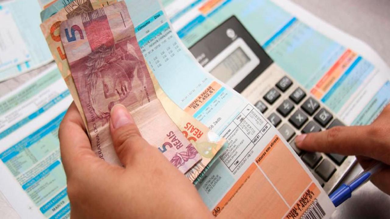 Revisão de tarifas irá gerar redução média de 5,2% na conta de luz; entenda