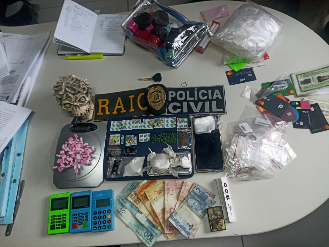 DELIVERY - Operação conjunta apreendem drogas sintéticas e prende estudante universitária de Icó