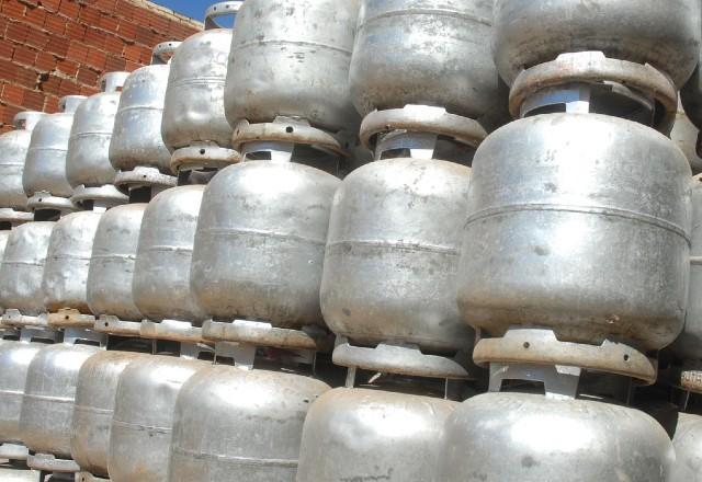 Caixa anuncia que o auxílio gás será de R$ 110 a partir deste mês