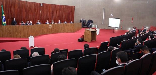 Presidente do TSE conclama eleitores a não cederam a desinformação