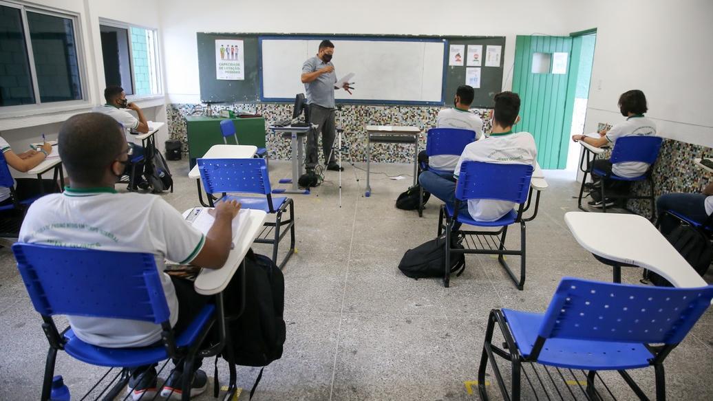 Prefeituras de 28 cidades cearenses já anunciaram reajuste salarial dos professores para 2023; confira