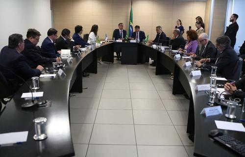 Governo Federal discute continuidade das obras da ferrovia Transnordestina