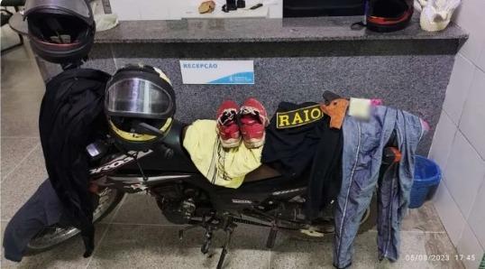 Polícia prende um dos suspeitos de assaltar distribuidora e obrigar clientes e funcionários a deitar no chão durante o crime em Iguatu