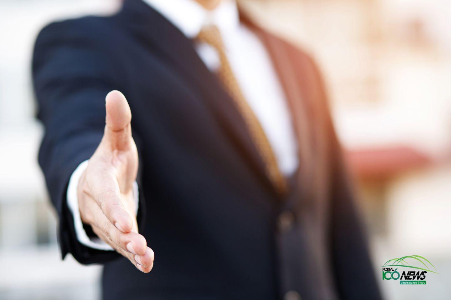 Entre Abraços e Conflitos: A complexa dança da política na corrida eleitoral de Icó