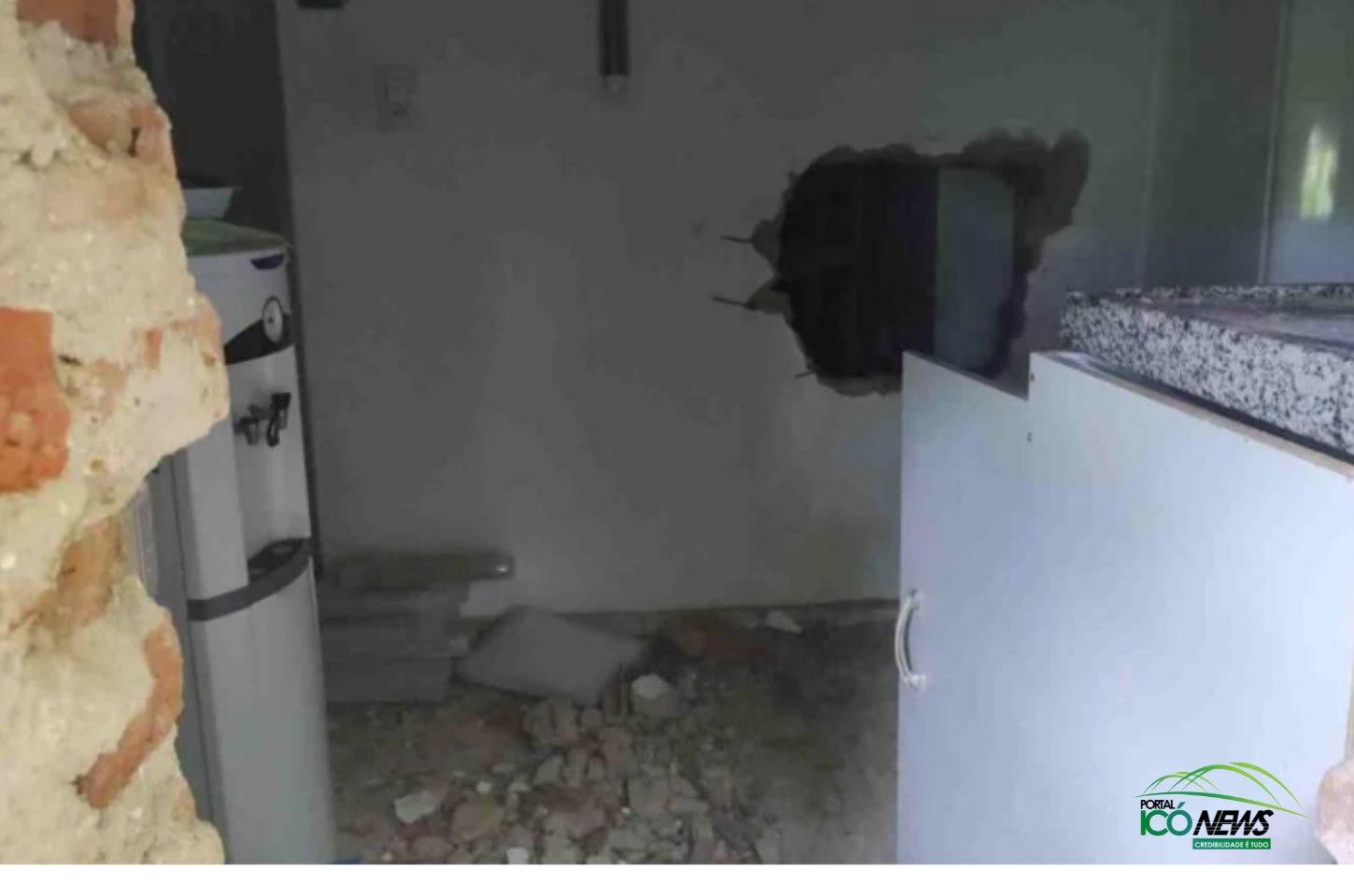 Agência do Banco Bradesco em Acopiara é arrombada e criminosos furtam cofre