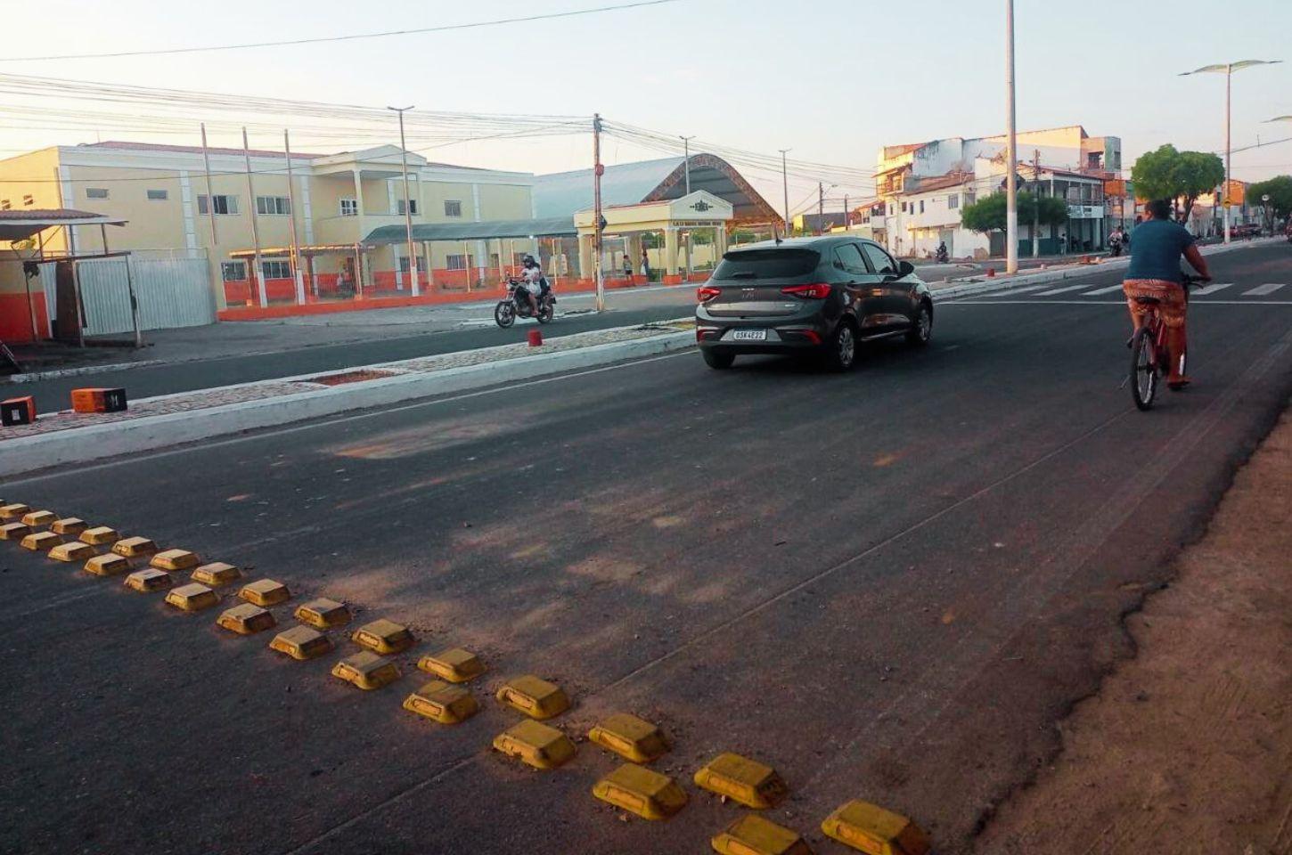 Icó reforça sinalização horizontal e implanta redutores de velocidade para aumentar segurança viária