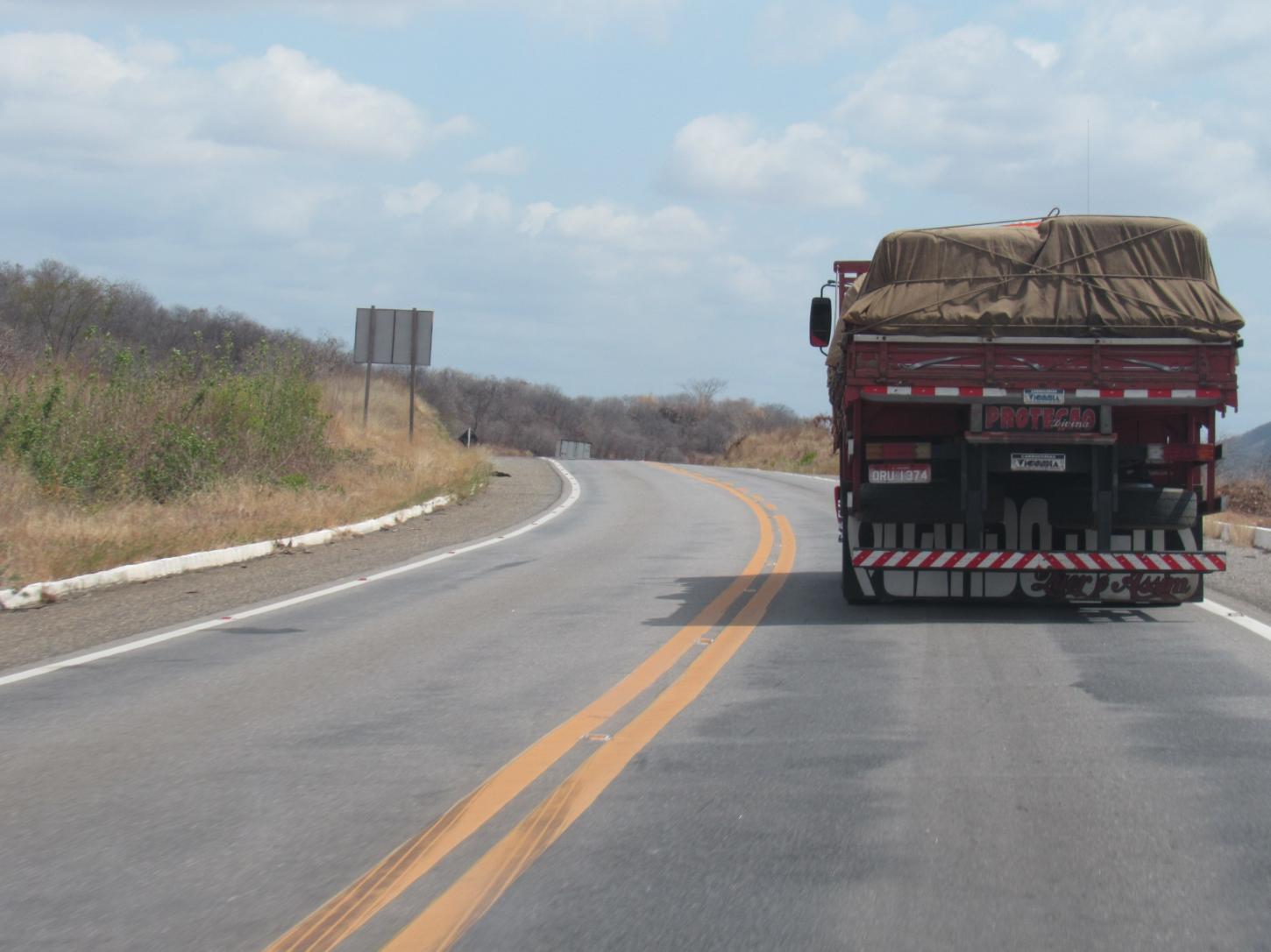 Atenção: perigo na BR-116 entre Icó e Jaguaribe — a estrada pede socorro