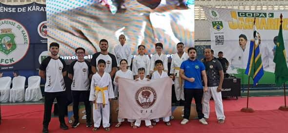 Atletas da Associação de Karatê de Icó brilham na Copa Jaguaribe de Karatê e conquistam 9 medalhas