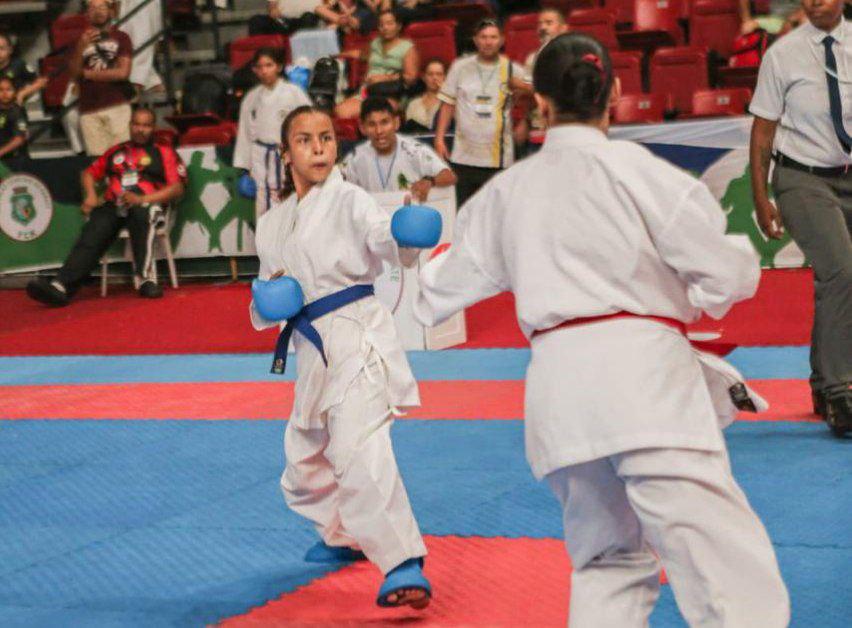 Karatecas de Icó Brilham no Campeonato Cearense e Conquistam 14 Medalhas