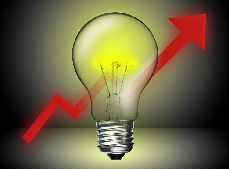 Reajuste de 9,61% na energia para empresas deve pressionar preços e comércio no Ceará