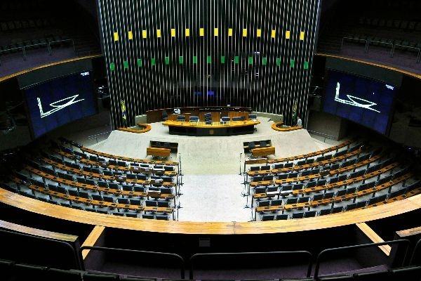 Mulheres de prefeitos e parlamentares lideram repasses do Fundo Eleitoral no Ceará
