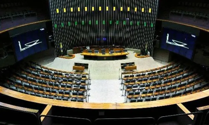 Mulheres de prefeitos e parlamentares lideram repasses do Fundo Eleitoral no Ceará